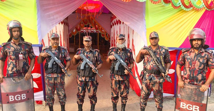 শারদীয় দুর্গাপুজা উপলক্ষ্যে চুয়াডাঙ্গা ও ঝিনাইদহ সীমান্তে নিরাপত্তা জোরদার করেছে বিজিবি