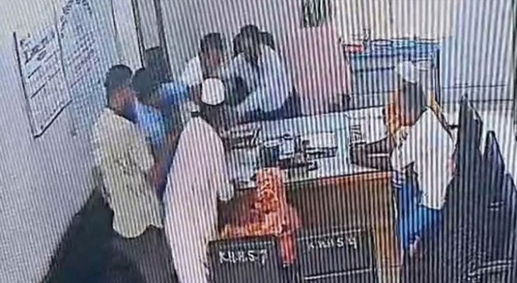 বিদ্যালয়ে নারী শিক্ষককে থাপ্পড়, বিএনপি নেতাকে শোকজ
