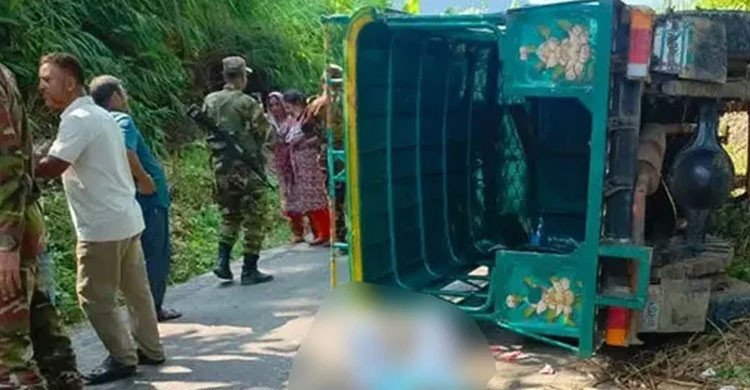 সাজেক থেকে ফেরার পথে পর্যটকবাহী জিপ উল্টে আহত ৭, দুজনের অবস্থা গুরুতর