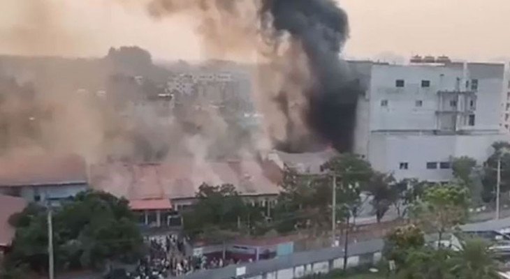 গাজীপুরে ইবনে সিনার ওষুধ কারখানায় আগুন, নিয়ন্ত্রণে কাজ করছে ৬ ইউনিট