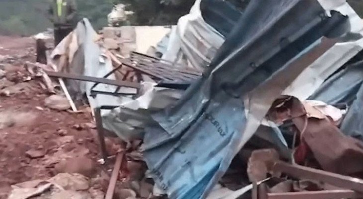 ভারতে মন্দিরের সামনে নিয়ন্ত্রণ হারিয়ে ট্রাকের তাণ্ডব, নিহত ১২