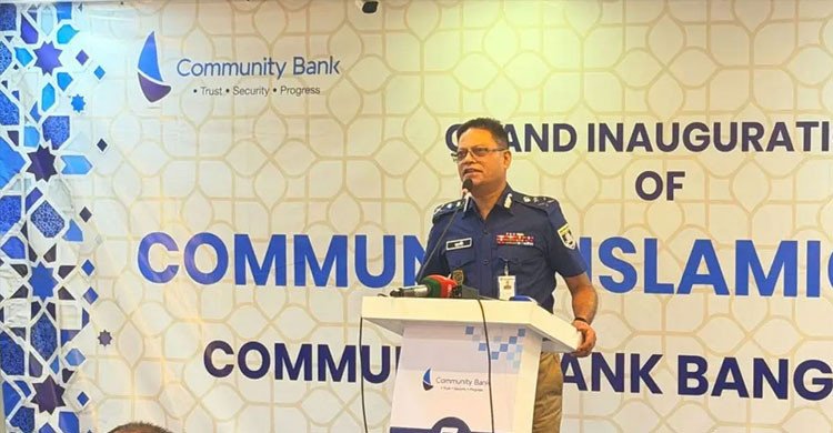 সরকারের অনুমতি পেলে ক্রসফায়ারেও পিছপা হবে না পুলিশ: আইজিপি