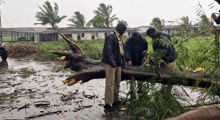 ঘূর্ণিঝড় অর্ণবের তাণ্ডবে ভারতে ৫ জনের মৃত্যু
