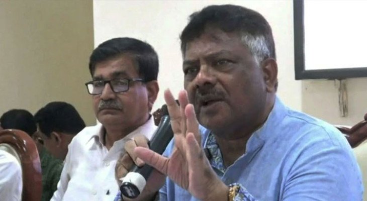 ‘হিন্দু ভাই-বোনেরা বুক উঁচু করে চলবেন, পাশে আছি’: হুইপ দুলু