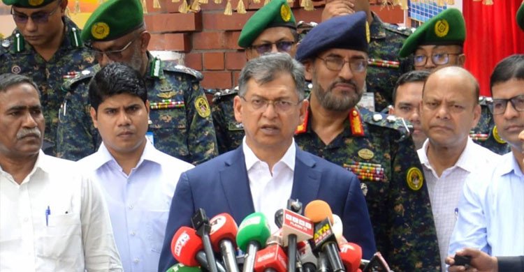 যৌথ অভিযান নয়, আইনশৃঙ্খলা বাহিনীর সমন্বিত কার্যক্রম নিয়মিত প্রক্রিয়া: স্বরাষ্ট্রমন্ত্রী