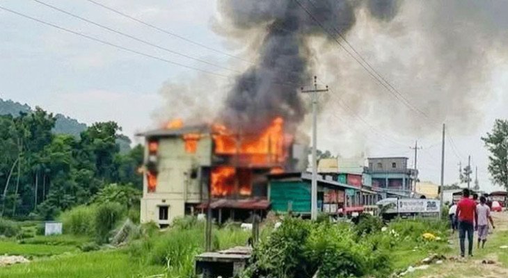 কক্সবাজারে টুপটুপ রিসোর্টে ভয়াবহ আগুন, ৭ জনের মরদেহ উদ্ধার