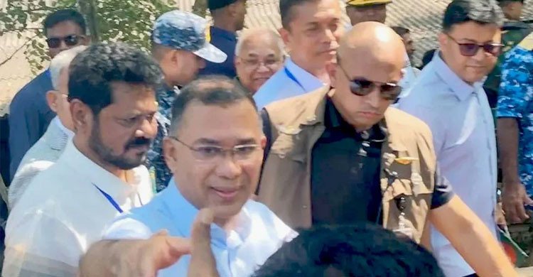 খুলনায় উৎসবমুখর পরিবেশ, নৌপথে মোংলার উদ্দেশে প্রধানমন্ত্রী তারেক রহমান