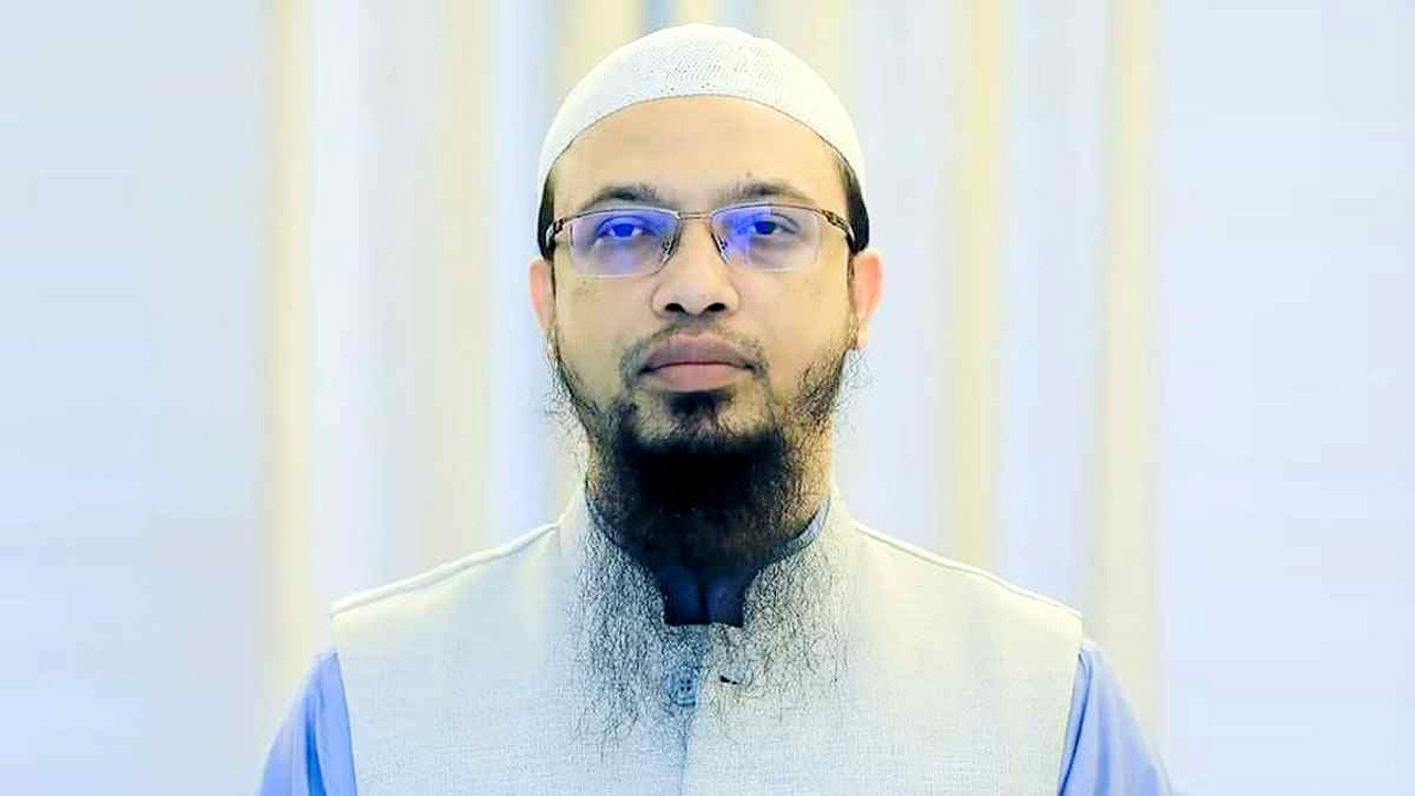 যে কারণে ধর্ম উপদেষ্টা ও বায়তুল মোকাররমের খতিবের দায়িত্ব নেননি শায়খ আহমাদুল্লাহ
