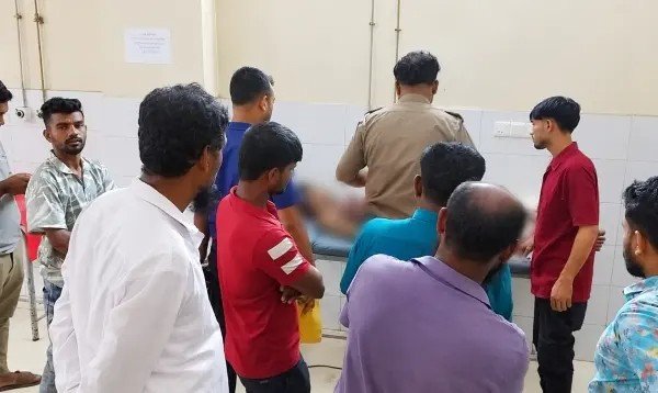 ভৈরবে নববিবাহিত মেয়েকে বিদায়ের পরই বিদ্যুৎস্পৃষ্টে বাবার মৃত্যু