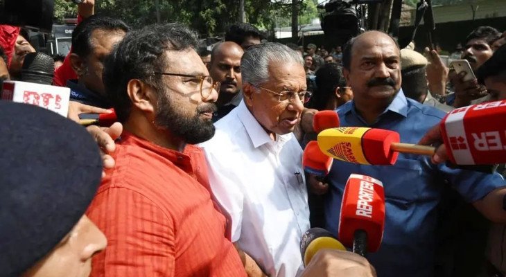সিজেপির বিক্ষোভ: দিল্লিতে কেরালার সাবেক মুখ্যমন্ত্রী বিজয়ন আটক