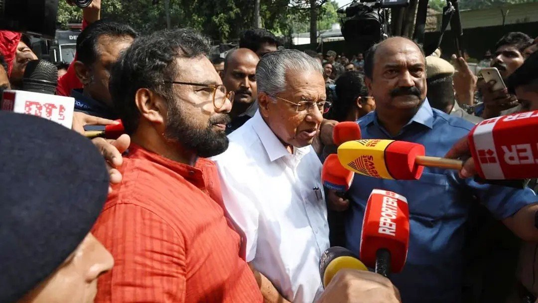 সিজেপির বিক্ষোভ: দিল্লিতে কেরালার সাবেক মুখ্যমন্ত্রী বিজয়ন আটক