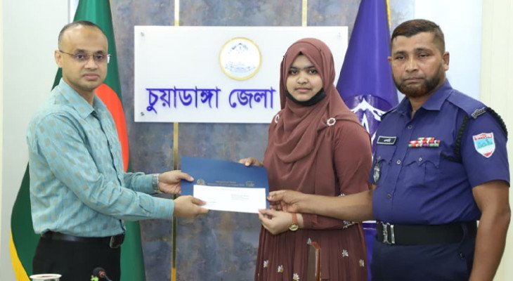 চুয়াডাঙ্গায় কর্মরত পুলিশ সদস্যদের কৃতি শিক্ষার্থী সন্তানদের সংবর্ধনা