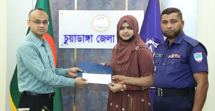 চুয়াডাঙ্গায় কর্মরত পুলিশ সদস্যদের কৃতি শিক্ষার্থী সন্তানদের সংবর্ধনা