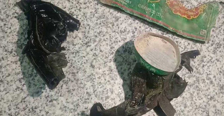 রাজধানীতে পুলিশ বক্সের সামনে ককটেল বিস্ফোরণ