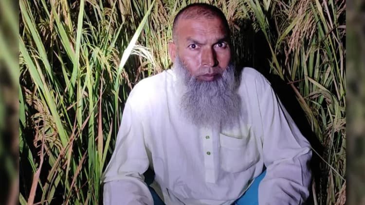 ধানক্ষেতে লুকিয়েও শেষ রক্ষা হলো না আওয়ামী লীগ নেতার