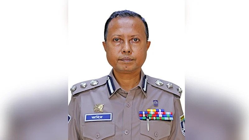 বাসা থেকে আইস, ইয়াবা ও মদ উদ্ধার, অতিরিক্ত ডিআইজি জহিরকে ওএসডি