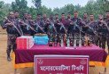 খাগড়াছড়িতে পরিত্যক্ত ৫ বস্তা থেকে অস্ত্র ও ভারতীয় মাদক উদ্ধার