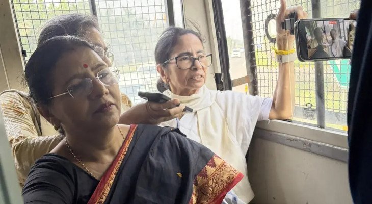 যন্তর মন্তর বিক্ষোভ: দিল্লিতে আটক মমতা বন্দ্যোপাধ্যায়