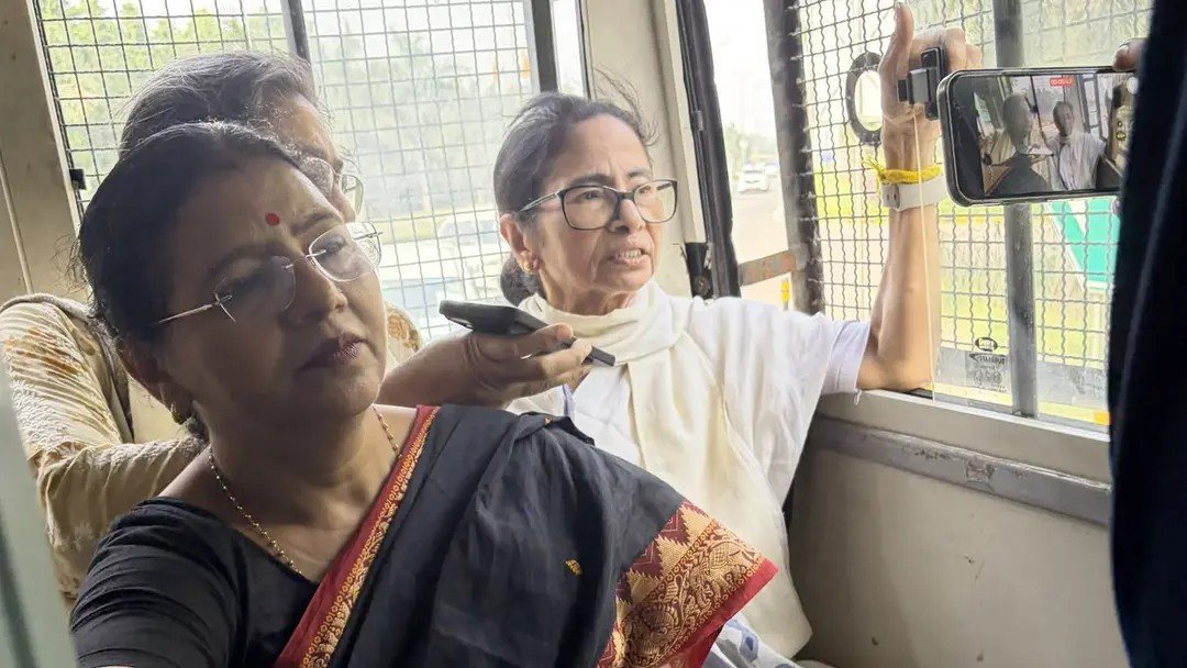 যন্তর মন্তর বিক্ষোভ: দিল্লিতে আটক মমতা বন্দ্যোপাধ্যায়