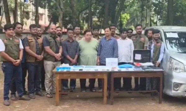 ২০০ কোটি টাকার কয়েনের লোভ দেখিয়ে হাতিয়ে নিল ২ কোটি, গ্রেপ্তার ৪