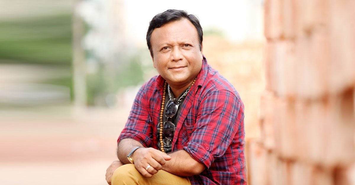 স্ত্রীর ১০২ ডিগ্রি জ্বরের মধ্যেও রাত ৪টায় পরোটা চেয়ে সমালোচনায় মুকিত জাকারিয়া