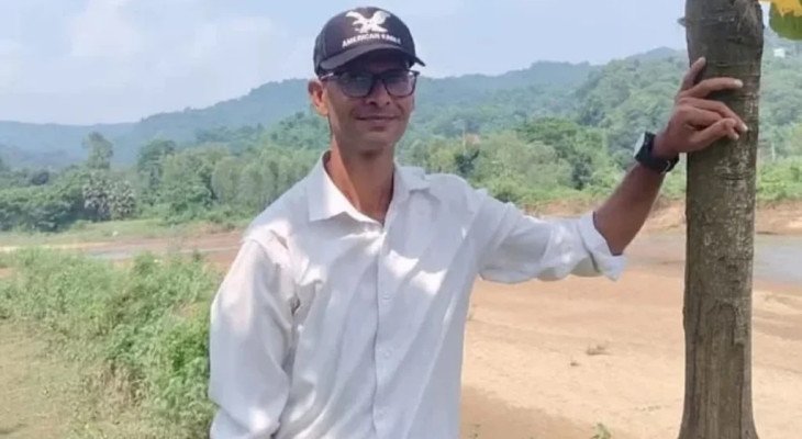 দোকানে বসে ছিলেন সাংবাদিক, মোটরসাইকেলে এসে প্রকাশ্যে গুলি করে হত্যা