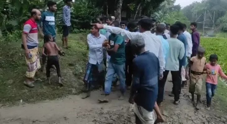 পাবনায় বিলে মাছ ধরতে গিয়ে বজ্রপাতে একসঙ্গে ৬ জনের মৃত্যু