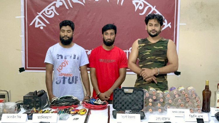 anindya2_Dhakaprokash.jpg