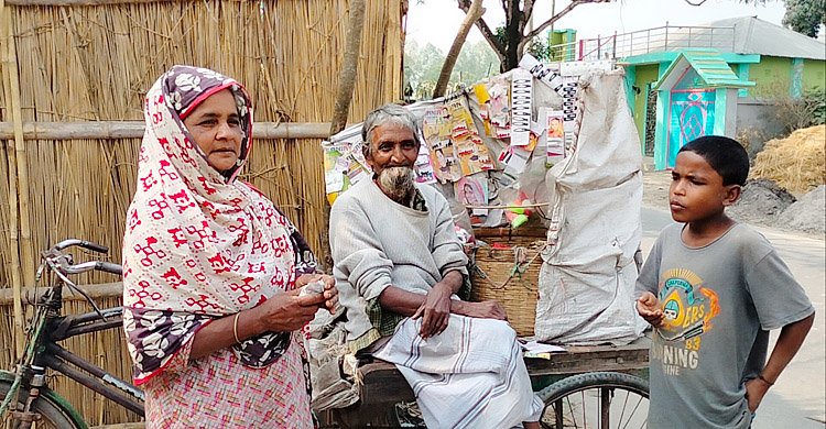 DHAKAPROKASH- leis fita f.jpg