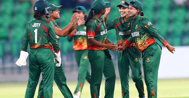 DHAKAPROKASH- bd women cricket team 2.jpg