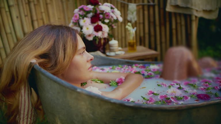 milk-bath2_Dhakaprokash.jpg