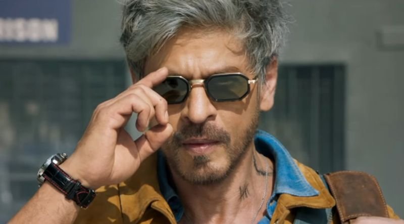 shah_rukh_khan1_Dhakaprokash.jpg
