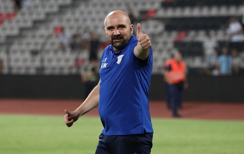 coach1_Dhakaprokash.jpg
